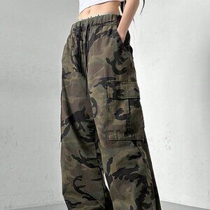 Dazy Women's Camo Cargo Pants w / Elastic Waist - Size XL